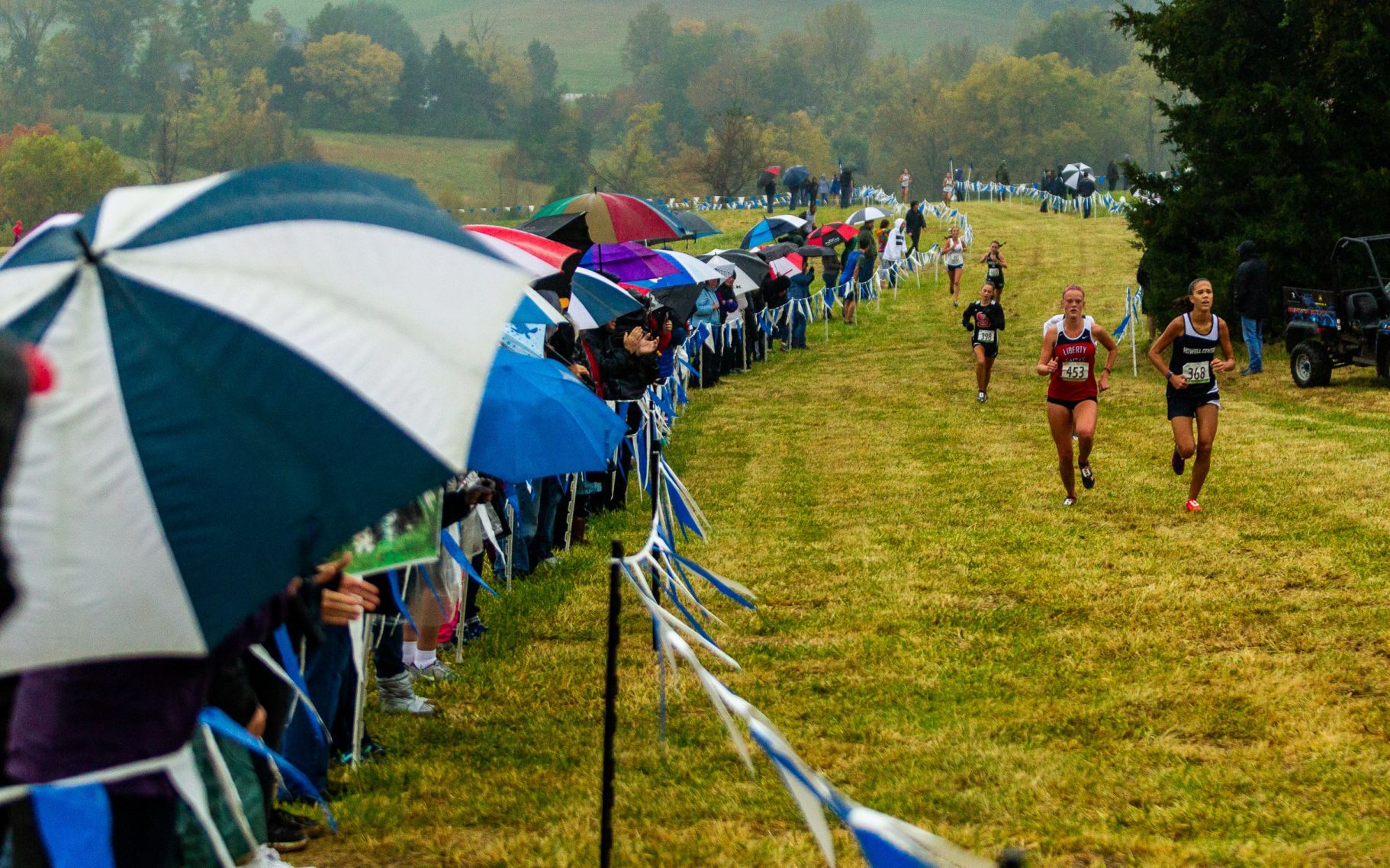 Class 4 District 3 girls cross country